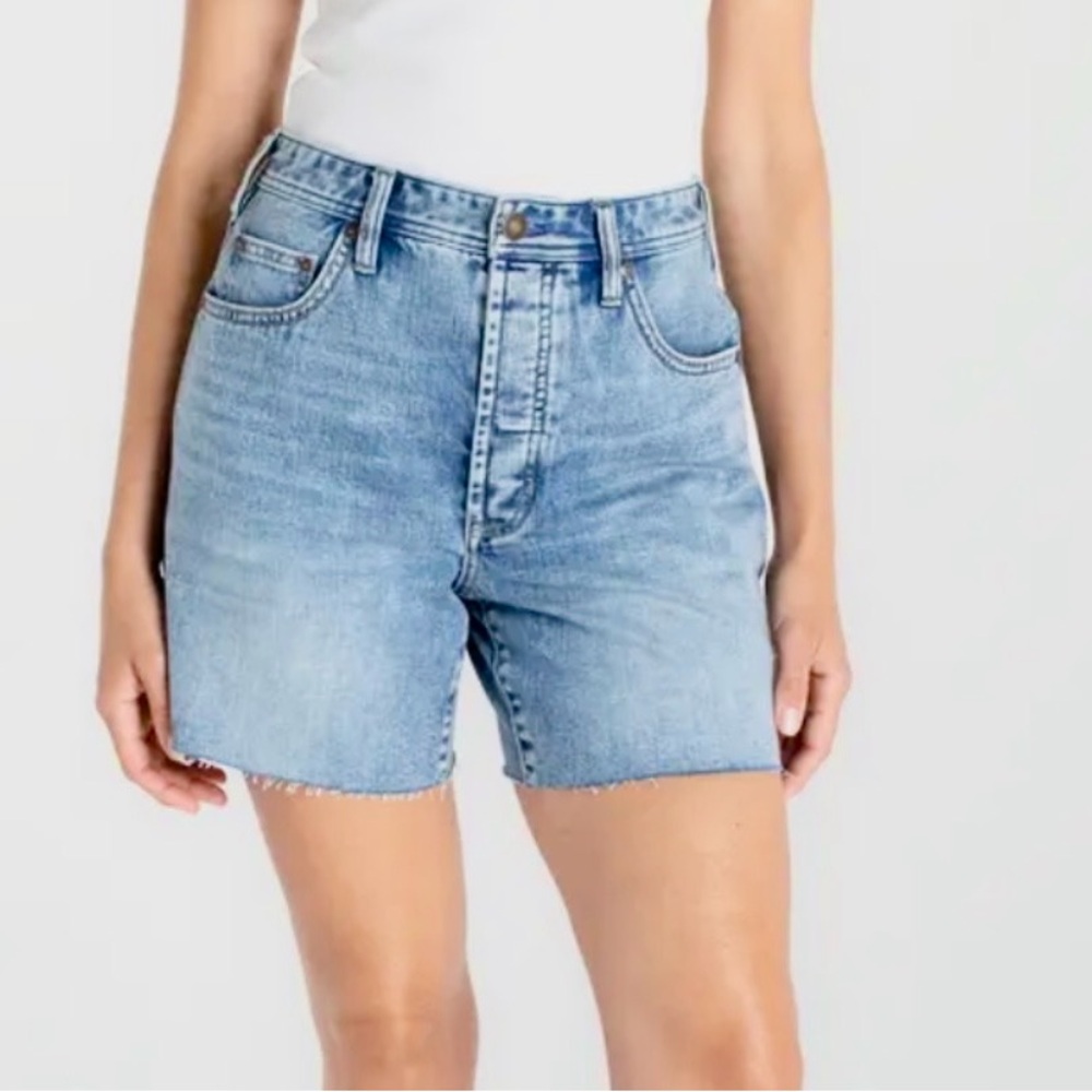 Liverpool Acid Wash High Rise Frayed Hem Denim Shorts 6